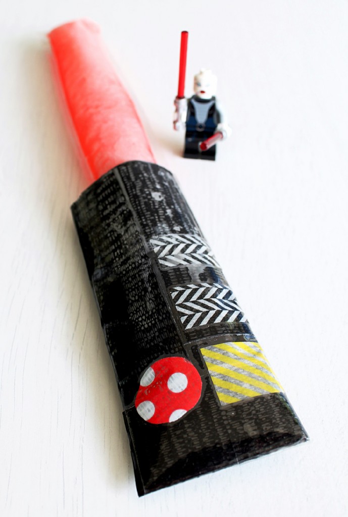 D.I.Y. Lightsaber Freezer Pop Sleeves by Foodtastic Mom