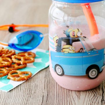 Banana Strawberry Smoothie by Foodtastic Mom