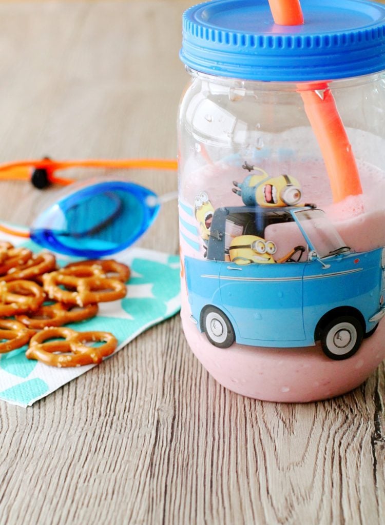 Banana Strawberry Smoothie by Foodtastic Mom