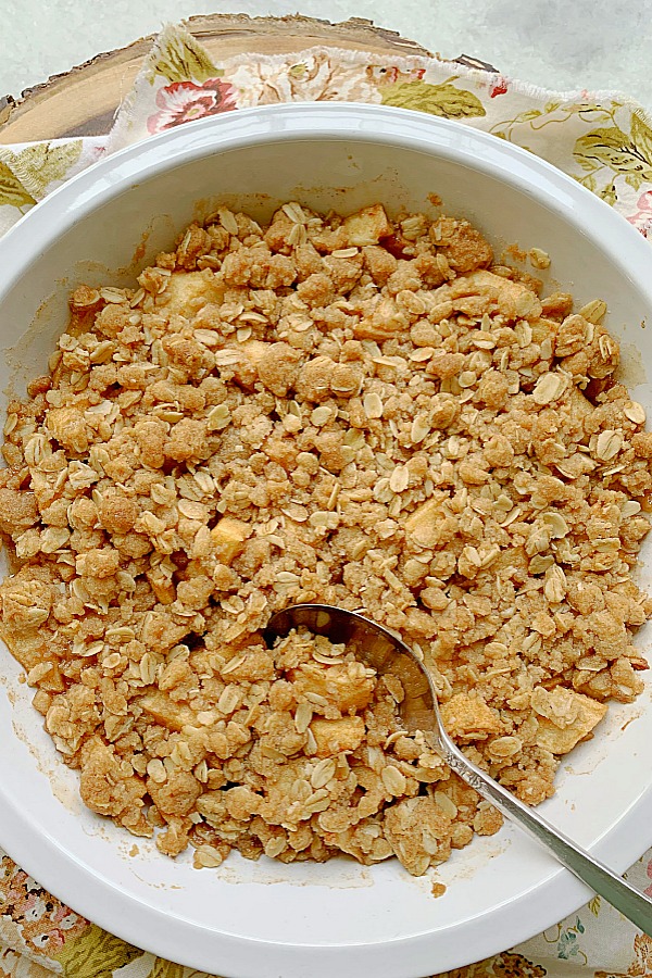 freshly baked apple crisp just out of the oven