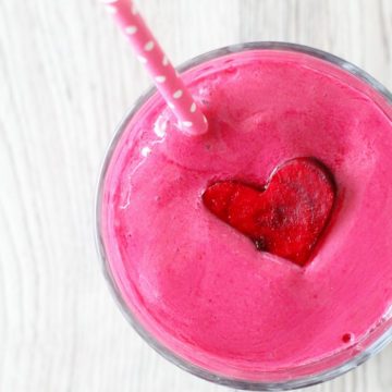 Sweetheart Smoothie by Foodtastic Mom #CarnationSweepstakes #BetterBreakfast