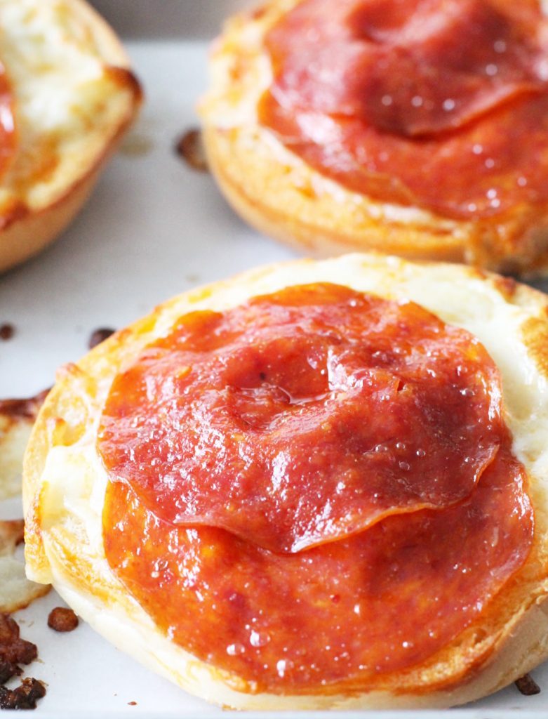 Pizza Bagels with Video by Foodtastic Mom #pizzabagels #video