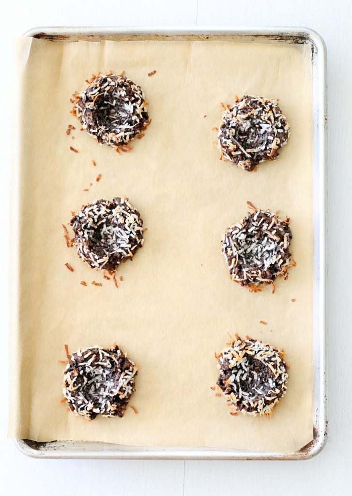 Dark Chocolate Macaroon Nests with Starburst® Jellybeans by Foodtastic Mom #StarburstJellybeans #Kroger #ad