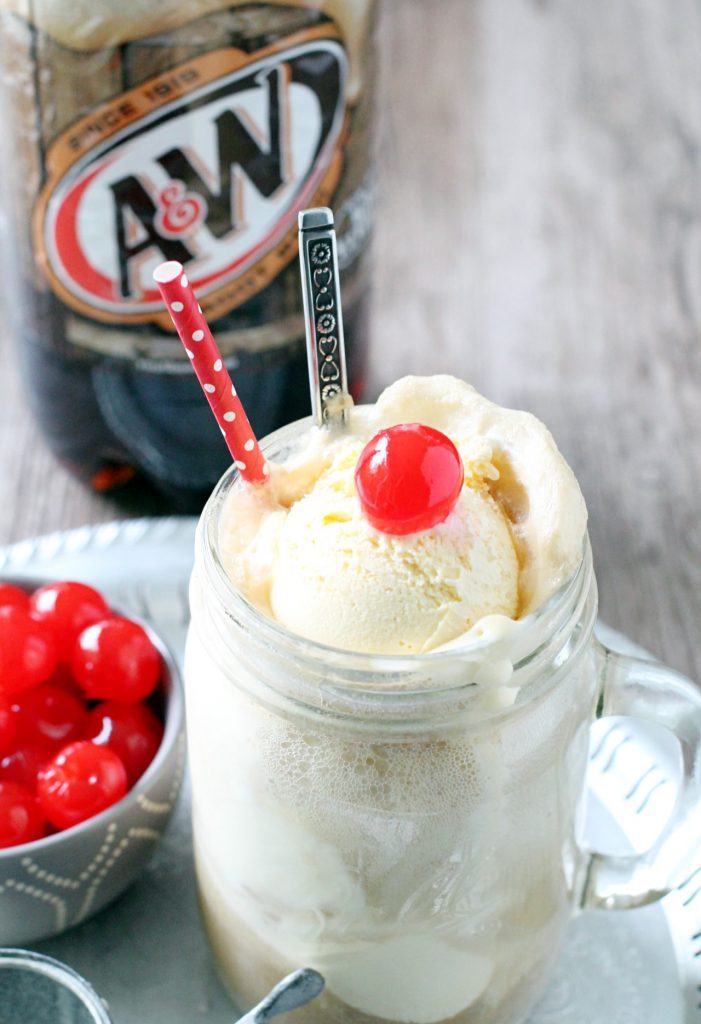 Old Fashioned Root Beer Floats by Foodtastic Mom #SummerofFloats #ad
