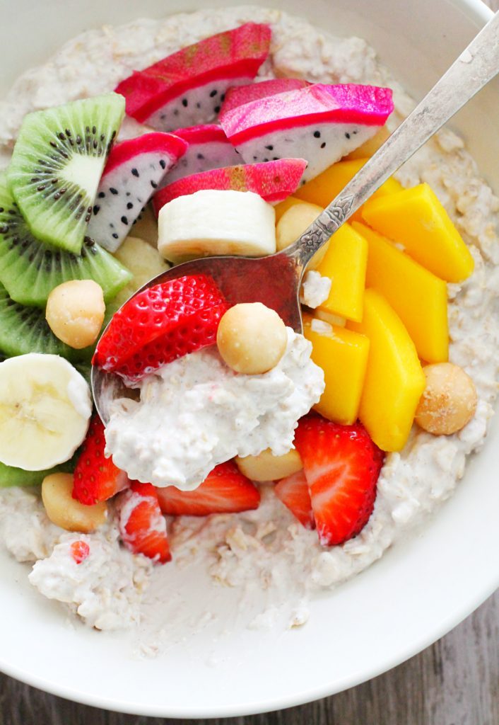 Tropical Overnight Oats by Foodtastic Mom #overnightoats