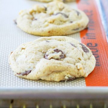 The Best Chocolate Chip Cookies by Foodtastic Mom #cookies #chocolatechipcookies