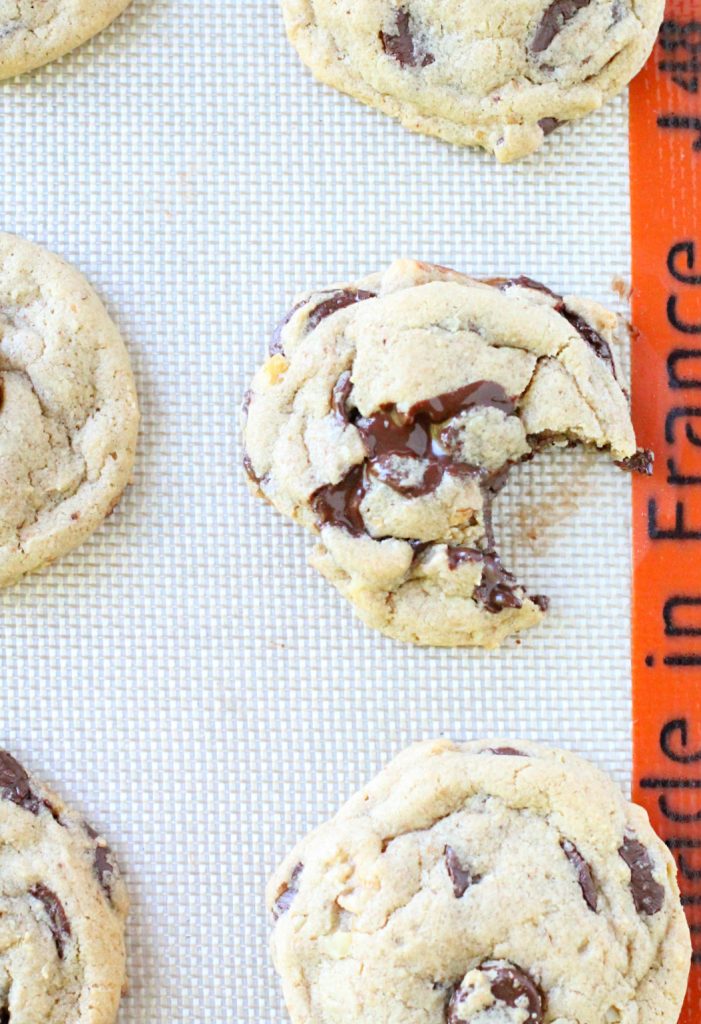 The Best Chocolate Chip Cookies by Foodtastic Mom #cookies #chocolatechipcookies