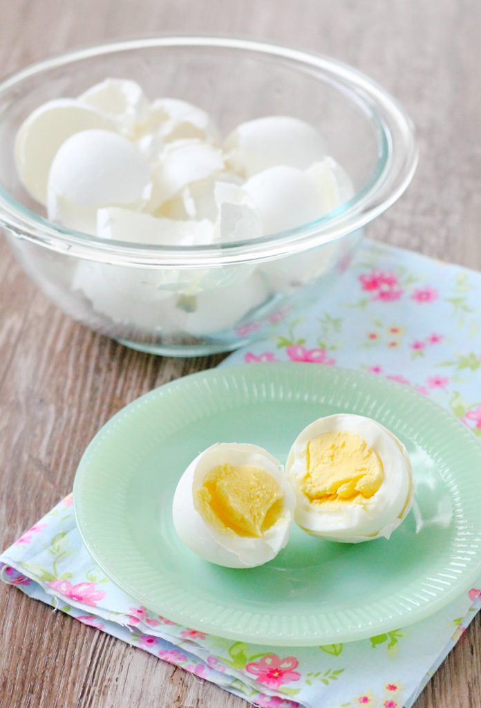 Easy Peel Hard Boiled Eggs (Perfectly Cooked) - Fifteen Spatulas