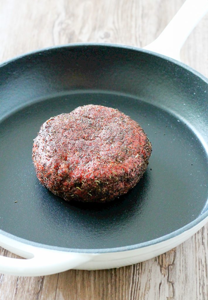 Reverse Sear Coffee Rubbed Burgers by Foodtastic Mom #SundaySupper