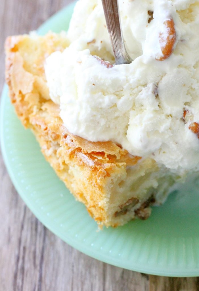 Kentucky Apple Skillet Cake by Foodtastic Mom #FallFest