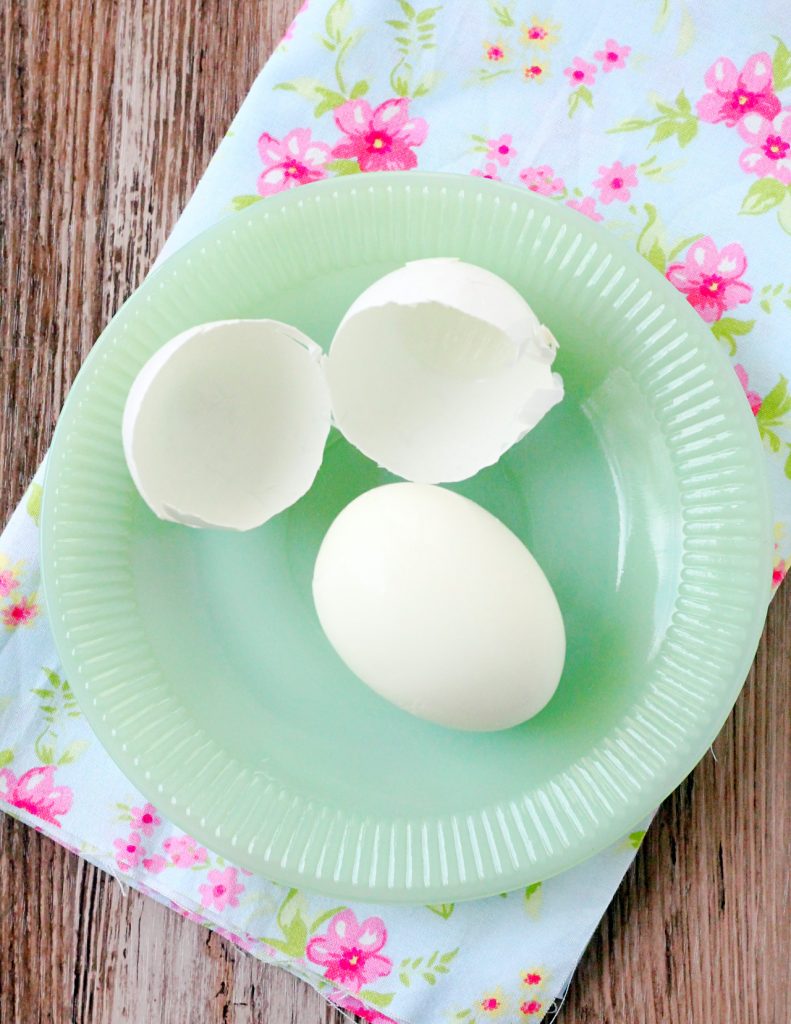 Perfectly Cooked and Peeled Hard Boiled Eggs - An Egg Experiment - Crafty  Cooking Mama