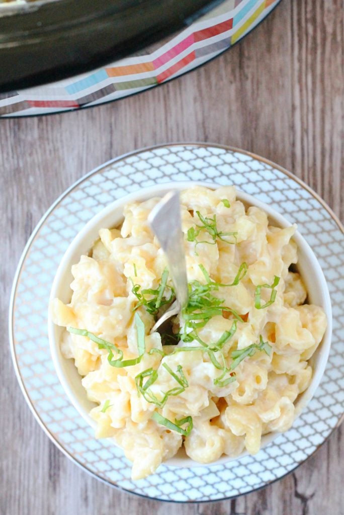 Slow Cooker Alfredo Macaroni and Cheese by Foodtastic Mom