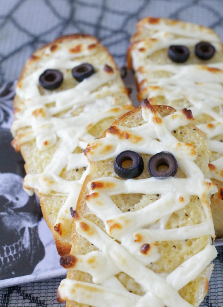 Mummified Garlic Bread