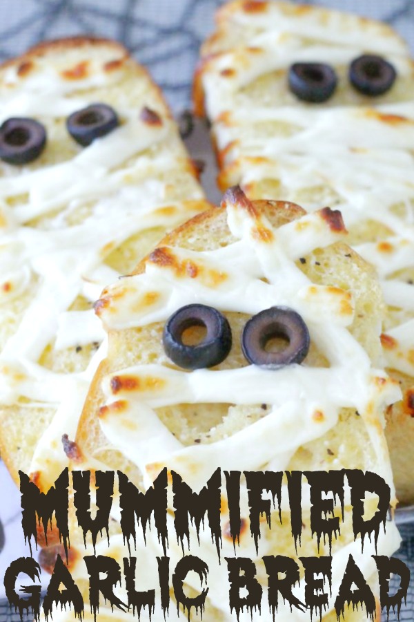 Mummified Garlic Bread | Foodtastic Mom #halloween #halloweenrecipes #garlicbread