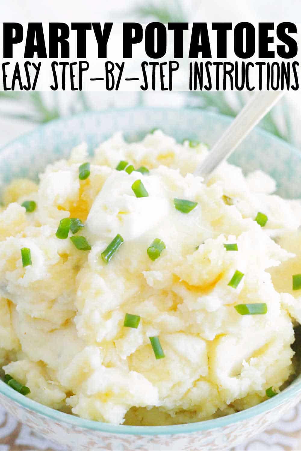 Party Potatoes are the ultimate make-ahead potatoes for holiday entertaining! Creamy mashed potatoes baked in the oven when ready to serve via @foodtasticmom
