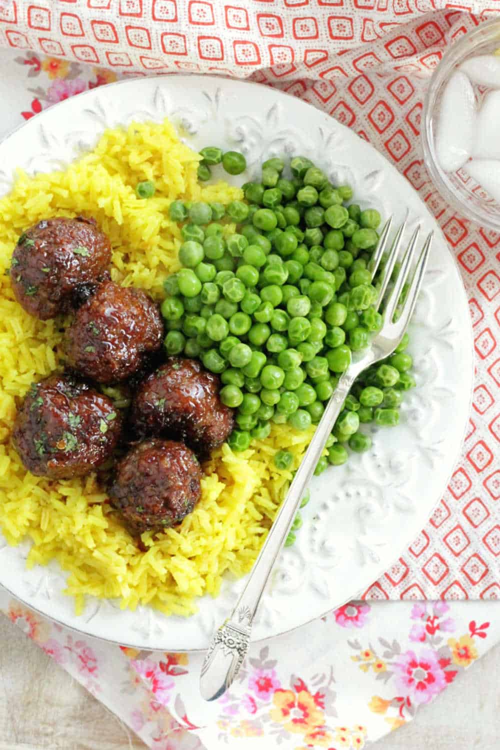 These Asian Maple Sausage Meatballs are like meat candy and can be made ahead for a party or served as a simple and delicious family dinner. via @foodtasticmom