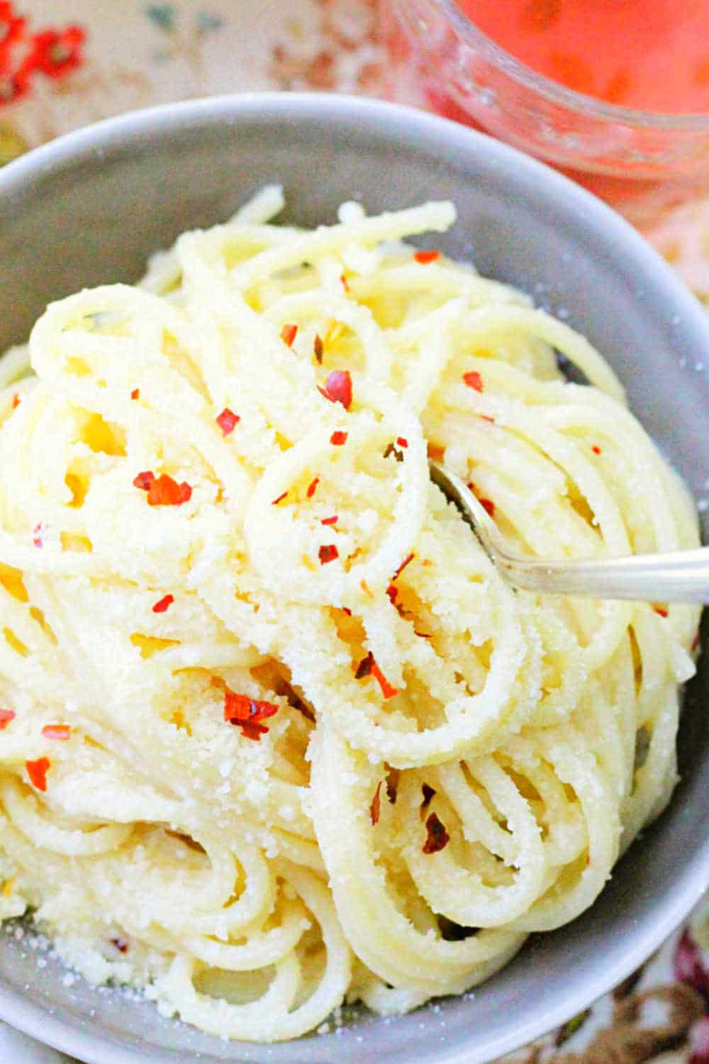 It's butter pasta to the rescue when you don't feel like cooking. Buttery pasta with Parmesan, lemon and fresh garlic. via @foodtasticmom