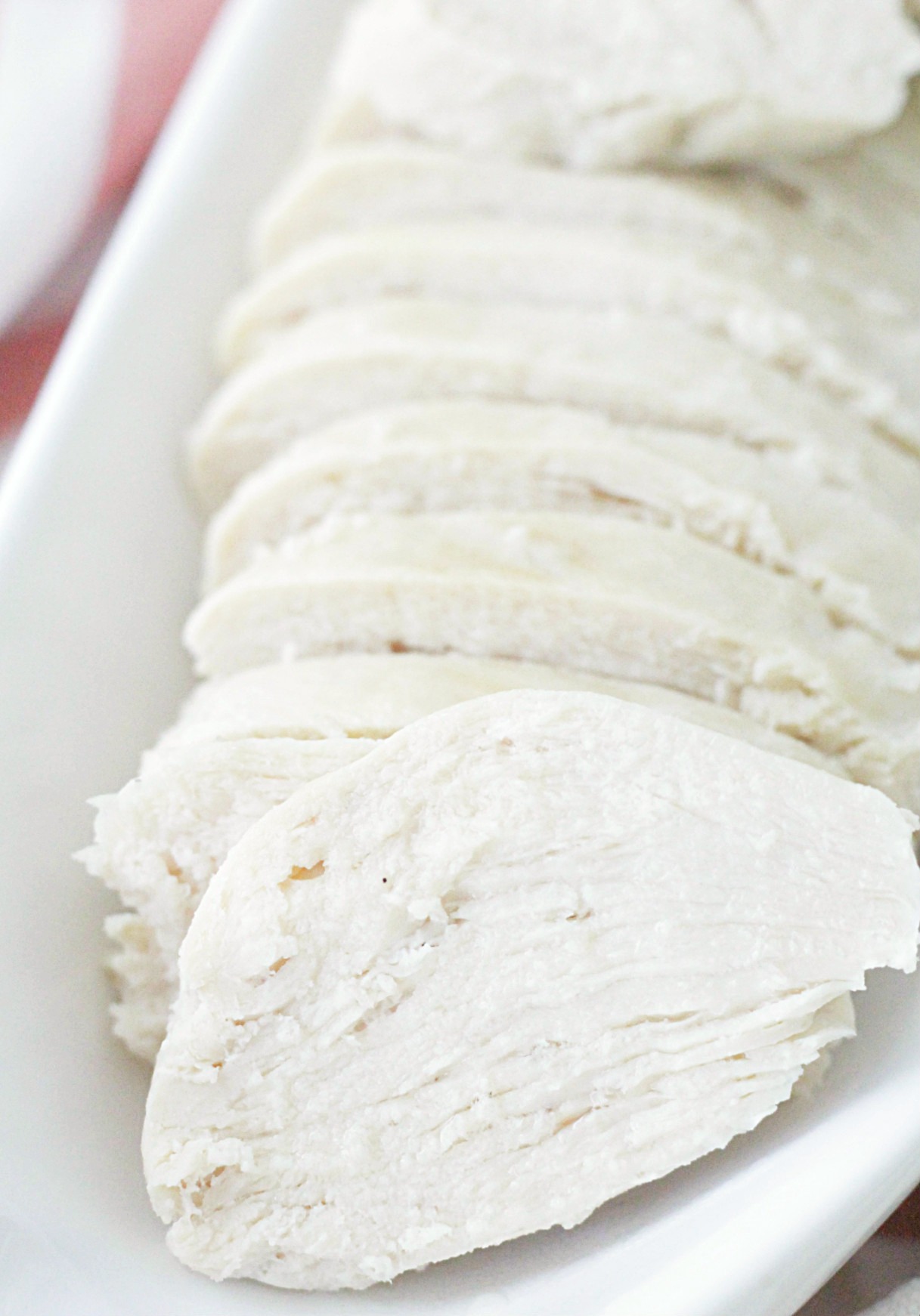 sliced poached chicken