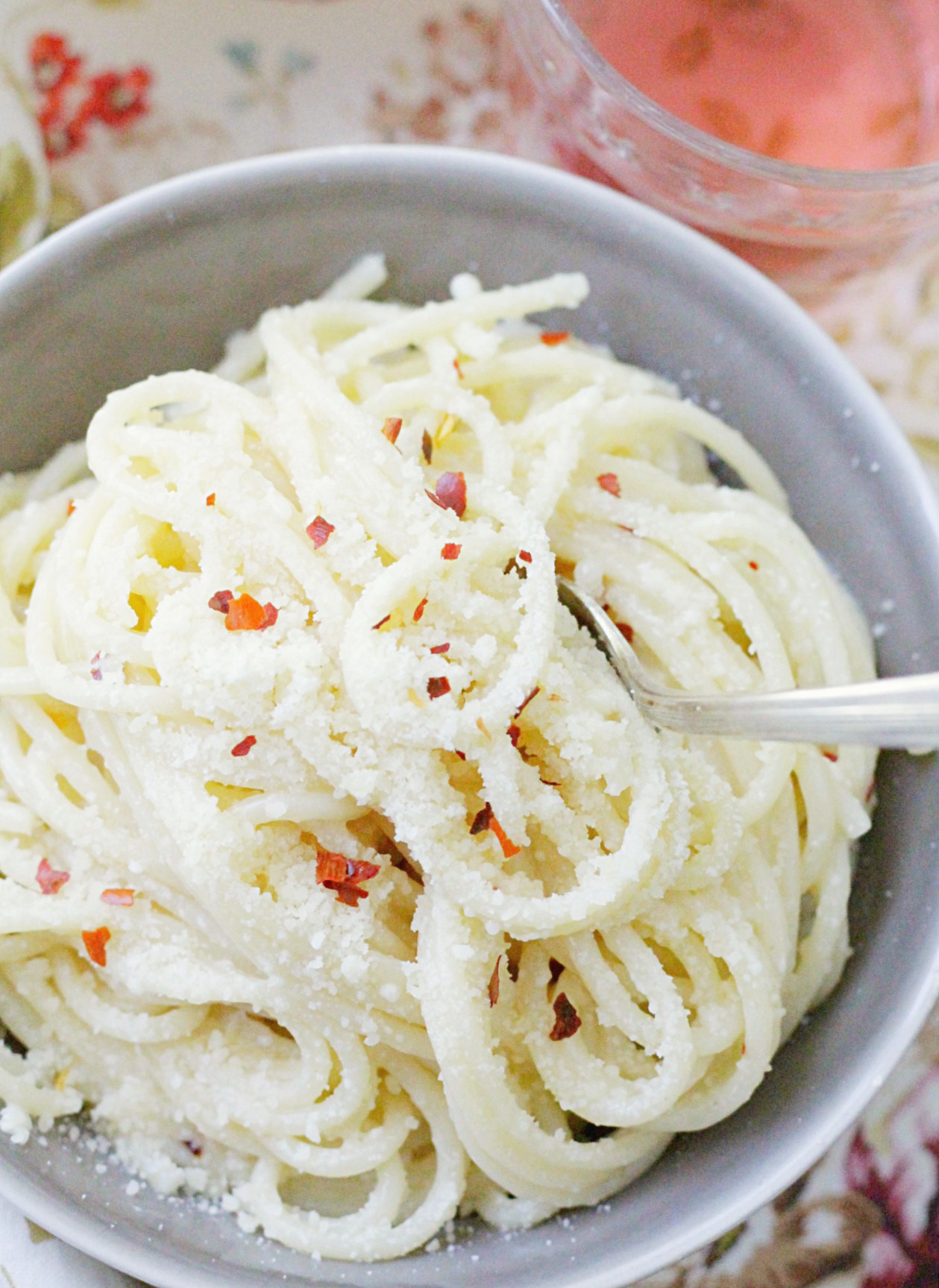 easy and perfect buttered spaghetti top view