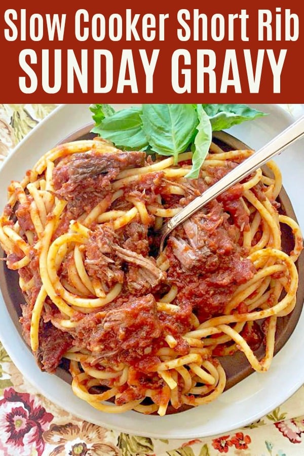 Slow Cooker Short Rib Sunday Gravy | Foodtastic Mom #ad #ohiobeef #slowcookerrecipes #crocktober #shortribs #shortribsrecipes #slowcookerpastasauce