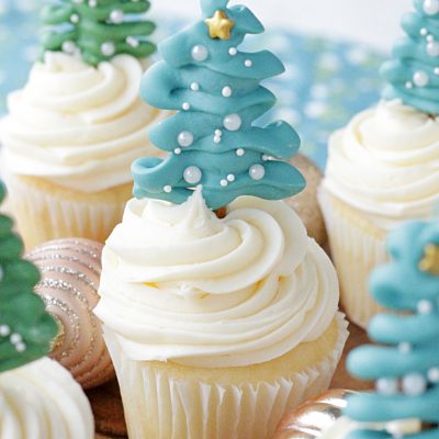 Christmas Tree Cupcake Toppers | Foodtastic Mom #ad #askforwhipped