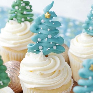 Christmas Tree Cupcake Toppers | Foodtastic Mom