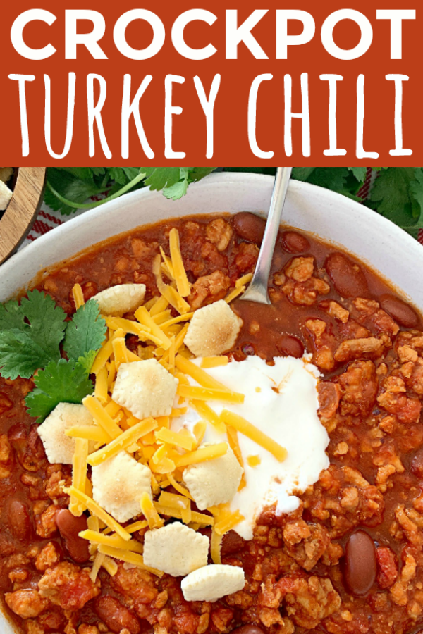 Crockpot Turkey Chili | Foodtastic Mom #chilirecipes #chilirecipescrockpot