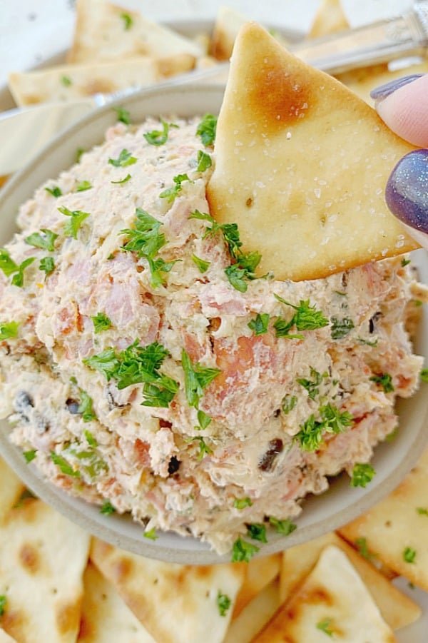 cream cheese dip with chip
