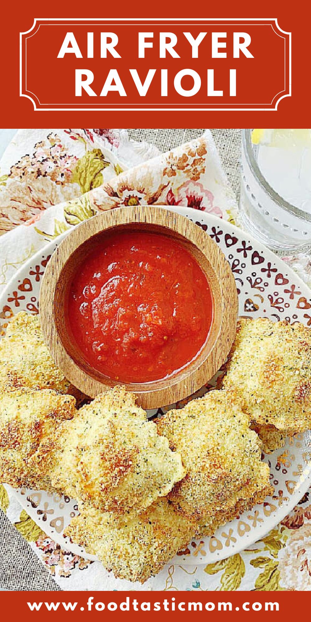 Air Fryer Ravioli coats fresh cheese ravioli with egg and bread crumbs and cooks them to crispy perfection for dipping in marinara sauce. via @foodtasticmom