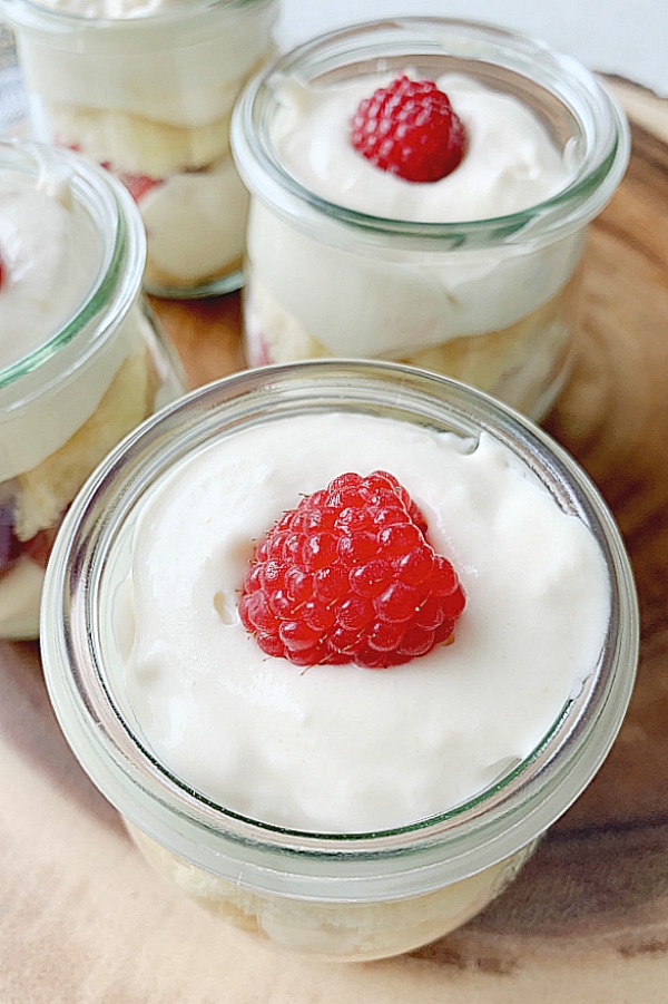 jars of raspberry peach tea trifle