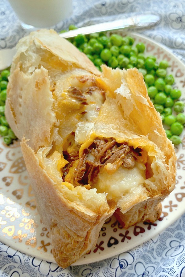 Pot Roast Pockets | Foodtastic Mom #potroast #potroastrecipe #potroastpockets #ad #ohbeef