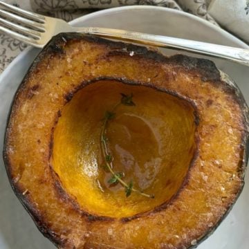 overhead view of air fryer acorn squash