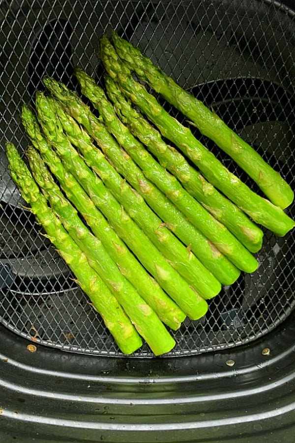 asparagus in the air fryer basket