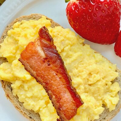 bacon scrambled egg toast