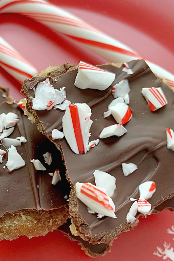 chocolate chip cookie candy crackle close up