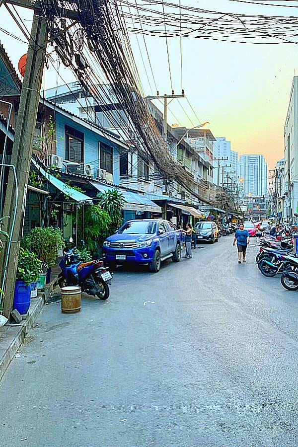 streets of thailand