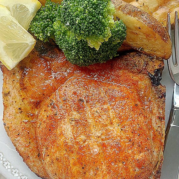 Broiled Pork Chops - Foodtastic Mom