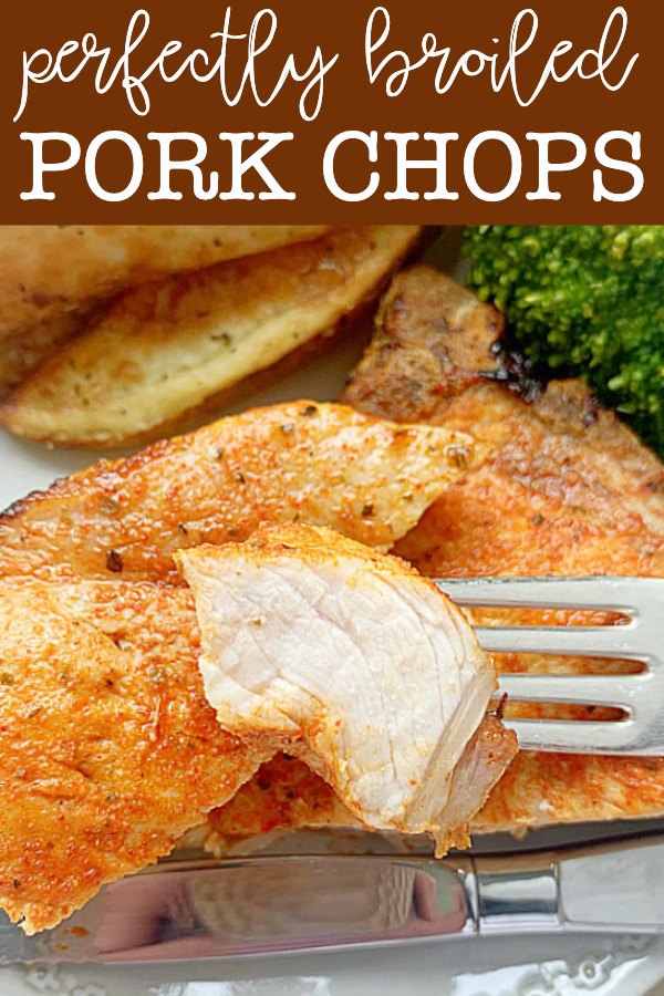 Perfectly Broiled Pork Chops | Foodtastic Mom #ad #ohpork #porkchops #porkchopsintheoven #porkrecipes #porkchopsrecipes #broiledporkchops via @foodtasticmom