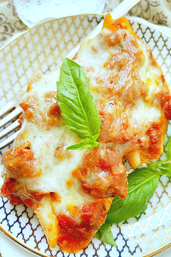 conchiglioni pasta stuffed shells with meat sauce