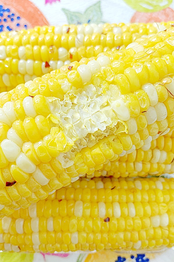 Air Fryer Corn on the Cob | Foodtastic Mom #airfryerrecipes #airfryercornonthecob #cornonthecob