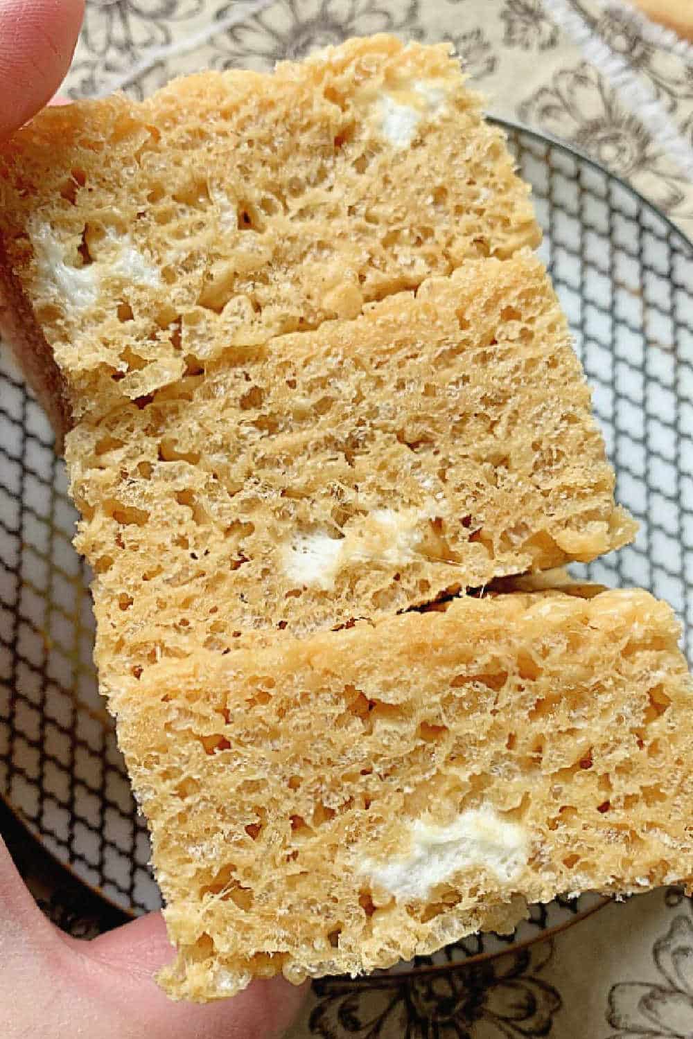 Peanut Butter Rice Krispie Treats take the classic rice Krispie treat recipe and kick it up with the addition of peanut butter and extra marshmallows. via @foodtasticmom