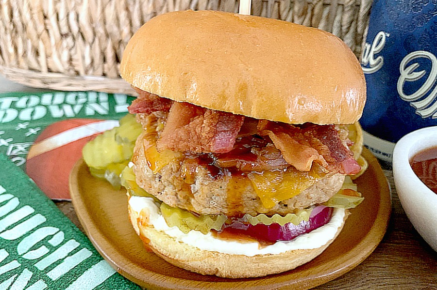 pulled pork burger - horizontal crop