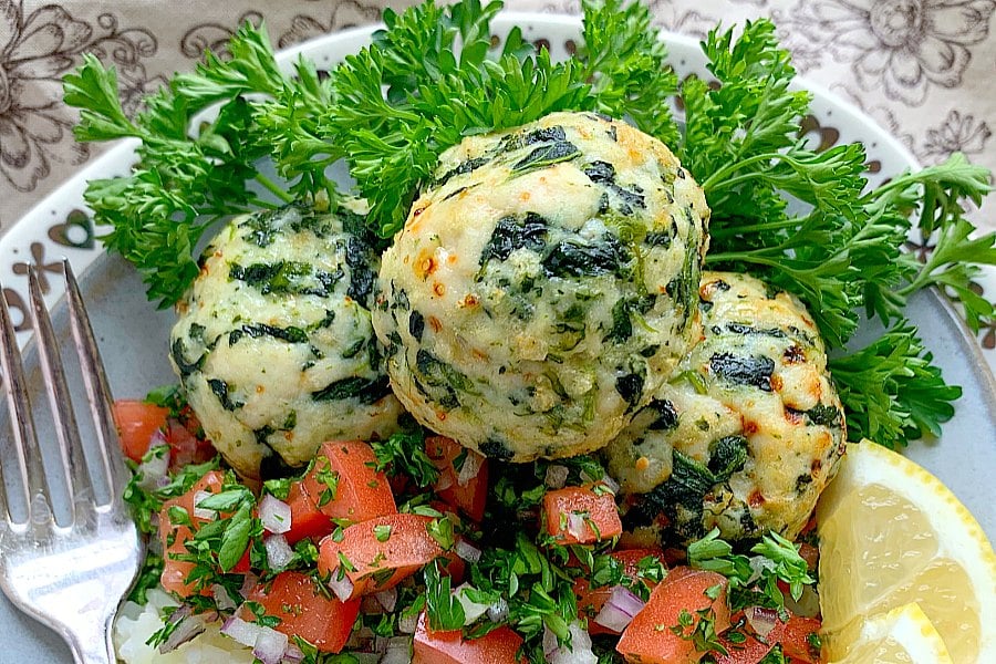 horizontal crop of air fryer turkey meatballs