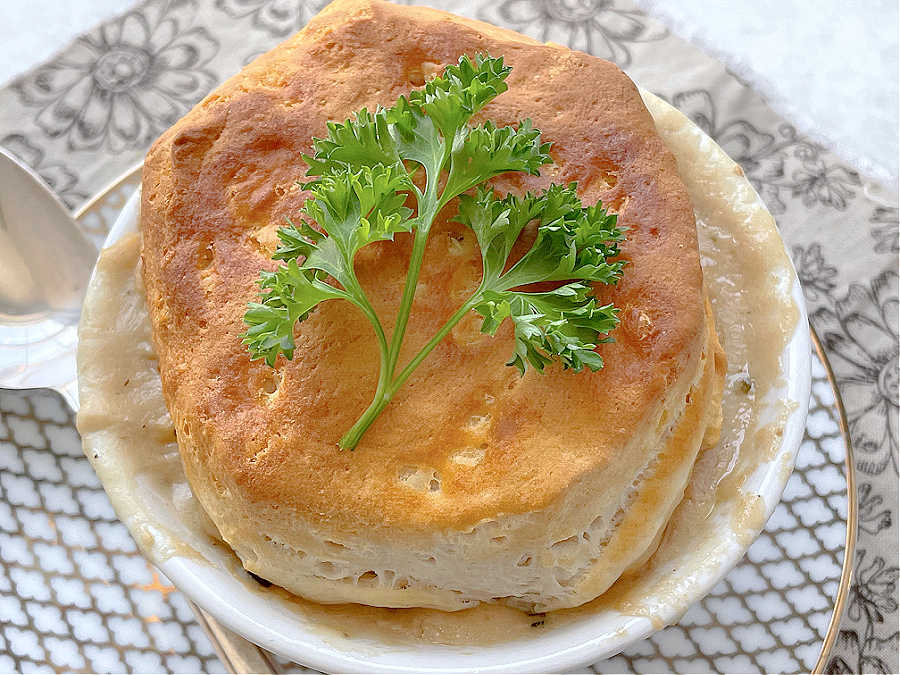 Air Fryer Pot Pie | Foodtastic Mom #airfryerrecipes #airfryerpotpie #potpierecipe #potpiewithbiscuits