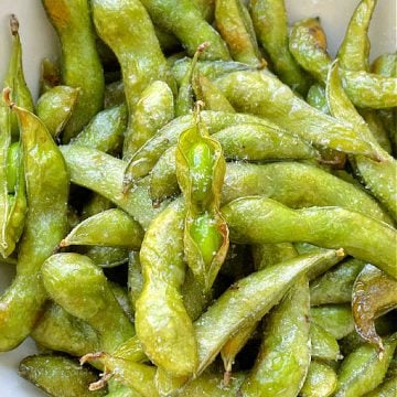 Air Fryer Edamame | Foodtastic Mom #airfryerrecipes #edamame #airfryeredamame