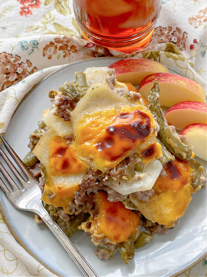 Hamburger Potato Casserole | Foodtastic Mom #hamburgerrecipes #casserolerecipes #hamburgerpotatocasserole