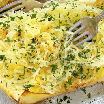 Air Fryer Spaghetti Squash | Foodtastic Mom #airfryerrecipes #spaghettisquash #airfryerspaghettisquash