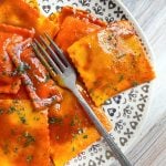 Pumpkin Ravioli Sauce | Foodtastic Mom #pumpkinraviolisauce #raviolirecipes #pumpkinravioli
