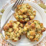 Stuffing Muffins | Foodtastic Mom #thanksgivingstuffing #stuffingmuffins #stuffingrecipes