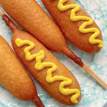 Air Fryer Corn Dogs | Foodtastic Mom #airfryerrecipes #corndogrecipes #airfryercorndogs